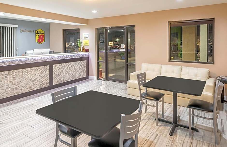 Super 8 by Wyndham Bryant Little Rock Area