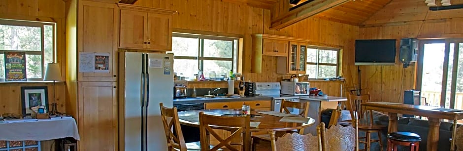 DiamondStone Guest Lodges