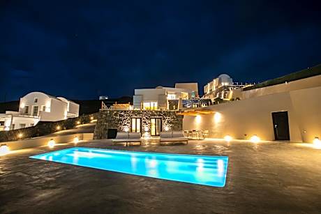 Premium Villa with Private Pool & Caldera View