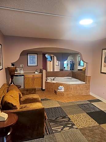 Deluxe Suite with Spa Bath