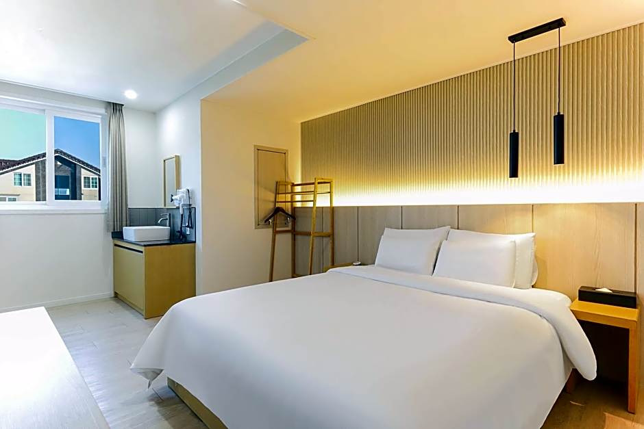 HARU HOTEL
