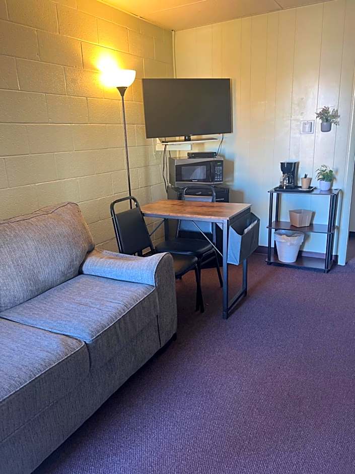 Midtown Inn & Suites