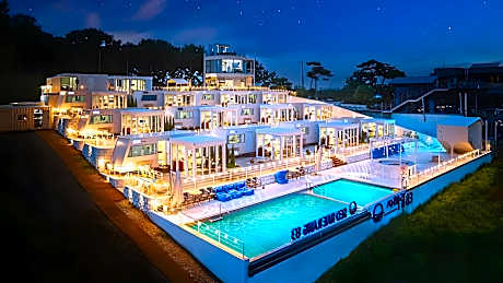 Seohae Seohaerang 83 Caravan N Pool Villa Pension