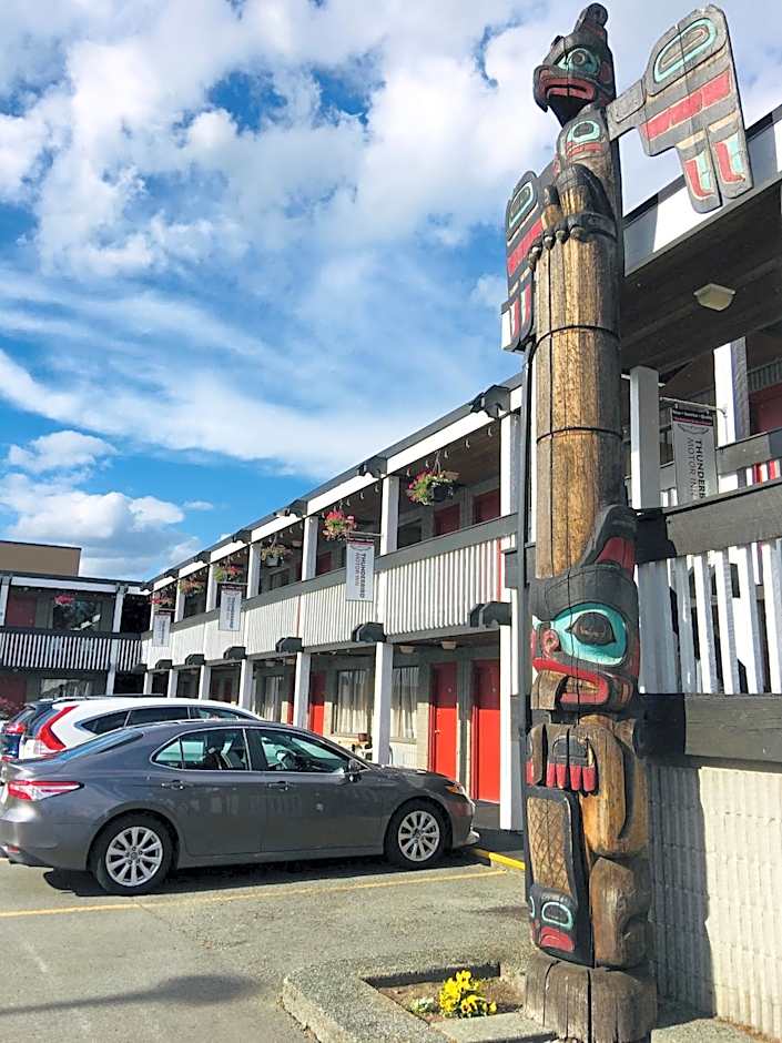 Thunderbird Motor Inn