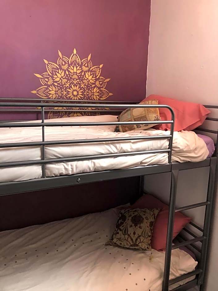 Buddha Bee - Female Hostel