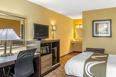 1 Double Bed Nonsmoking Accessible