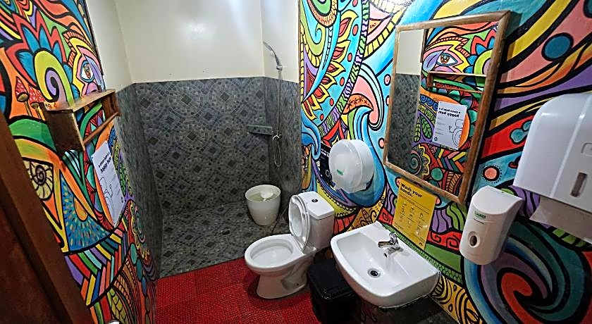 Mad Monkey Hostel Siargao