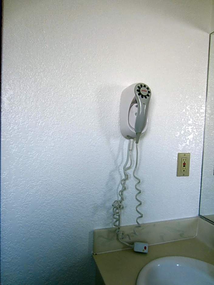 Deluxe Inn Redwood City