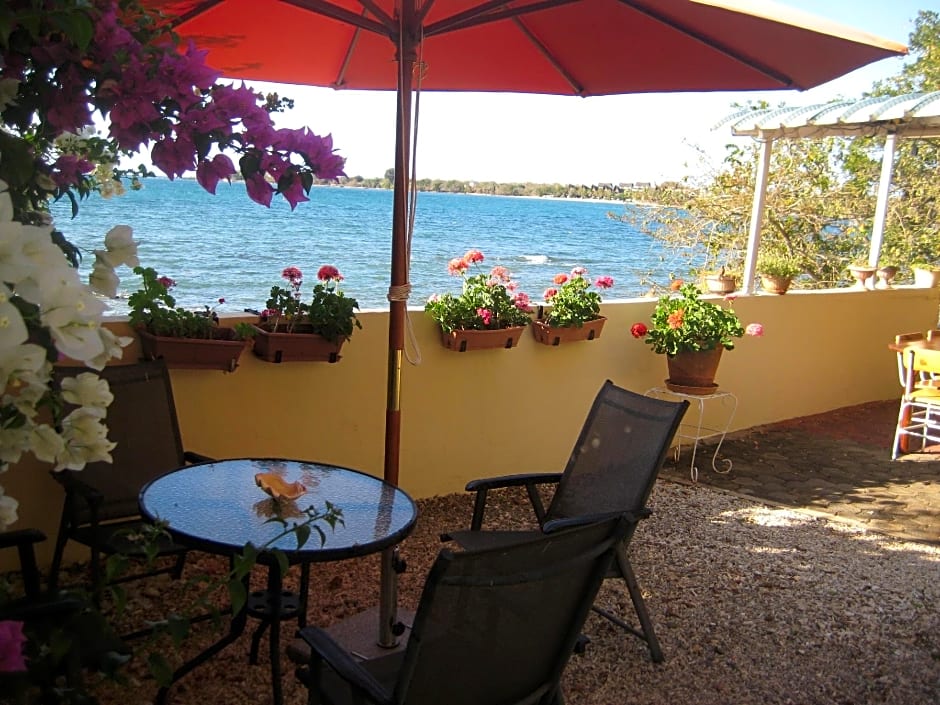 Le Cactus Guest House