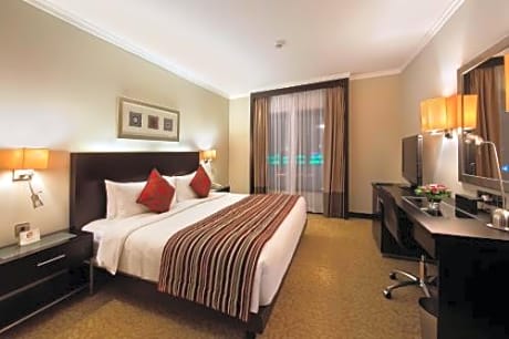 Executive King Suite - Non-Smoking