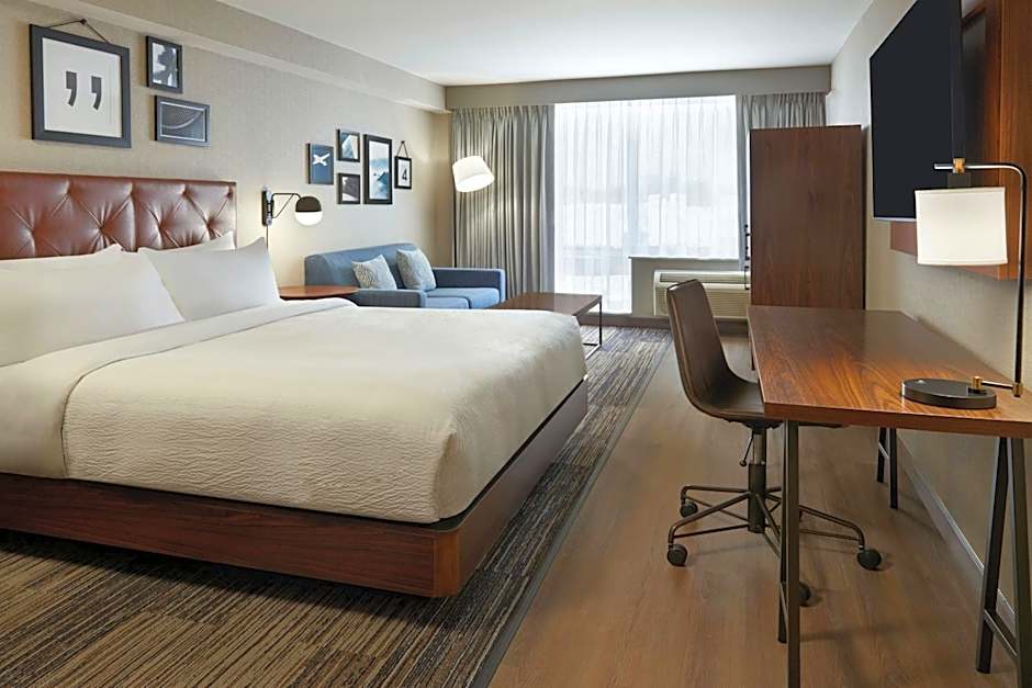 Four Points by Sheraton Point Edward Sarnia
