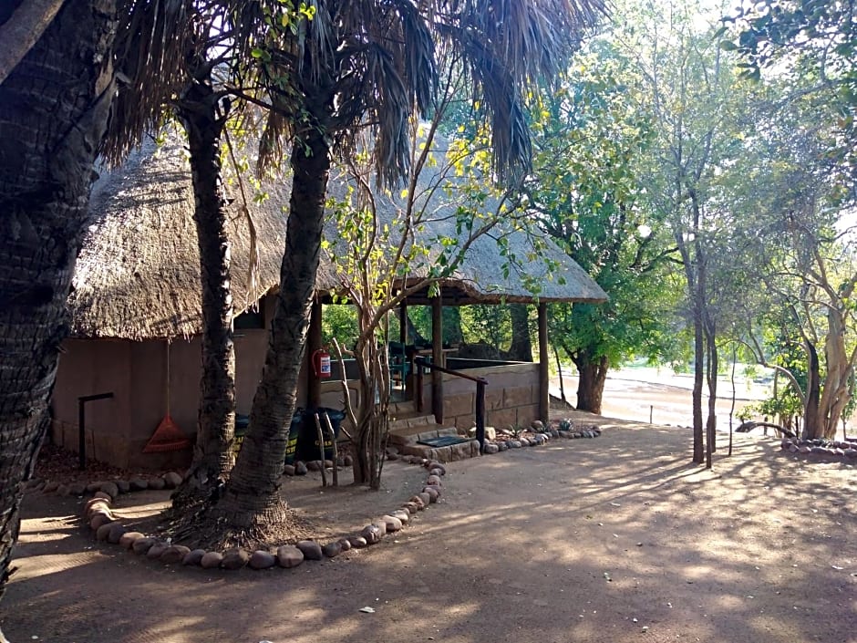 Nthakeni Bush & River Camp