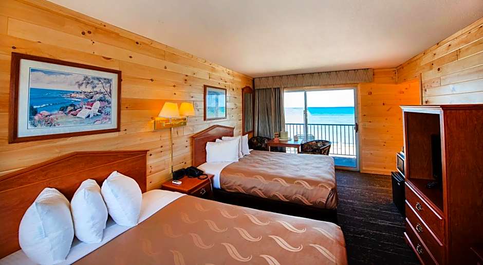 Quality Inn & Suites Mackinaw City Beachfront