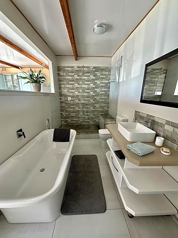 Blue Bay Studio Bayview