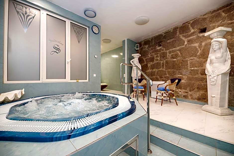 Salvator Hotel