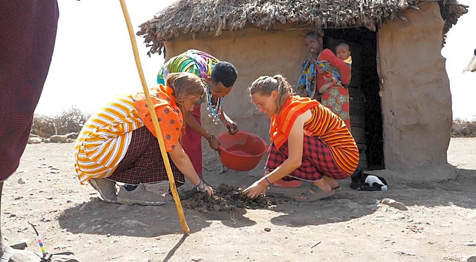 Original Maasai Lodge – Africa Amini Life