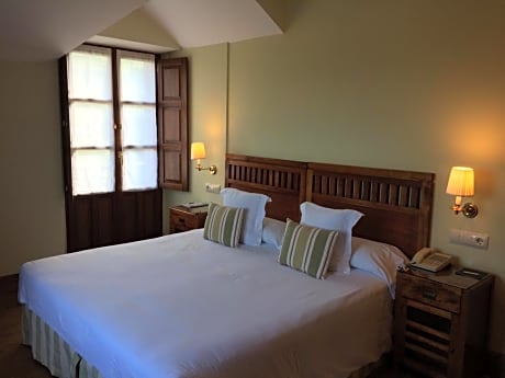 Double Room or Twin Room