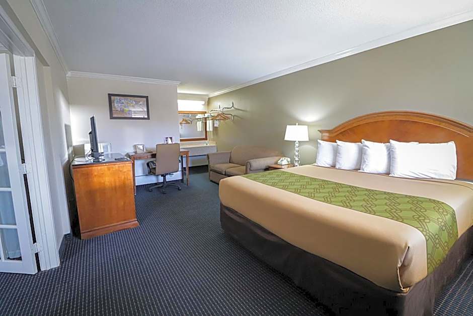 University Inn & Suites