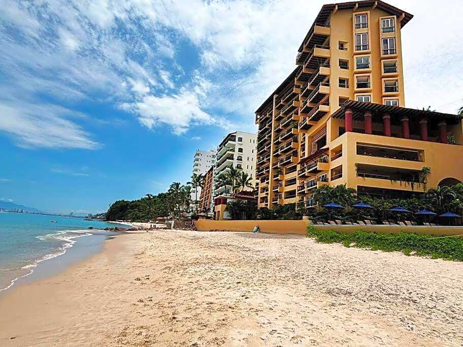 Beachfront Condo in Los Palmares 902 Puerto Vallarta