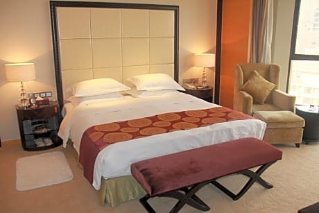 1 King Bed Room Smoking