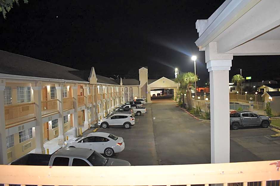 Days Inn by Wyndham Nacogdoches/SFA University/Downtown