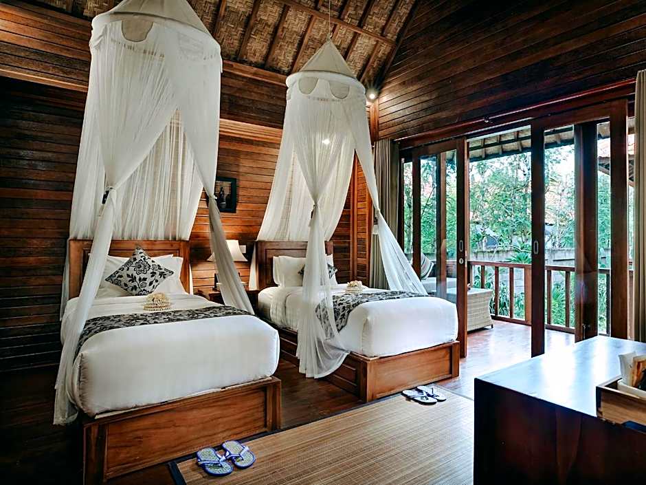 Bale Gede Lembongan