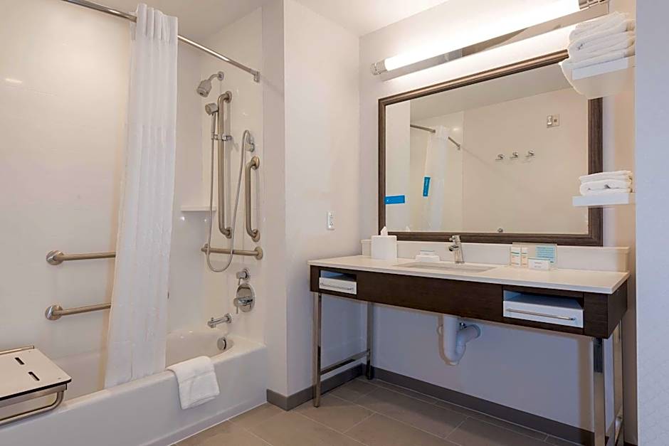 Hampton Inn By Hilton & Suites Indianapolis-Keystone, IN