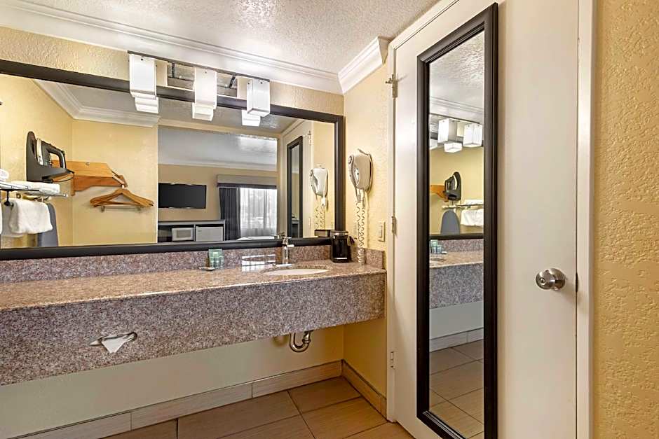 Best Western Hanford Inn