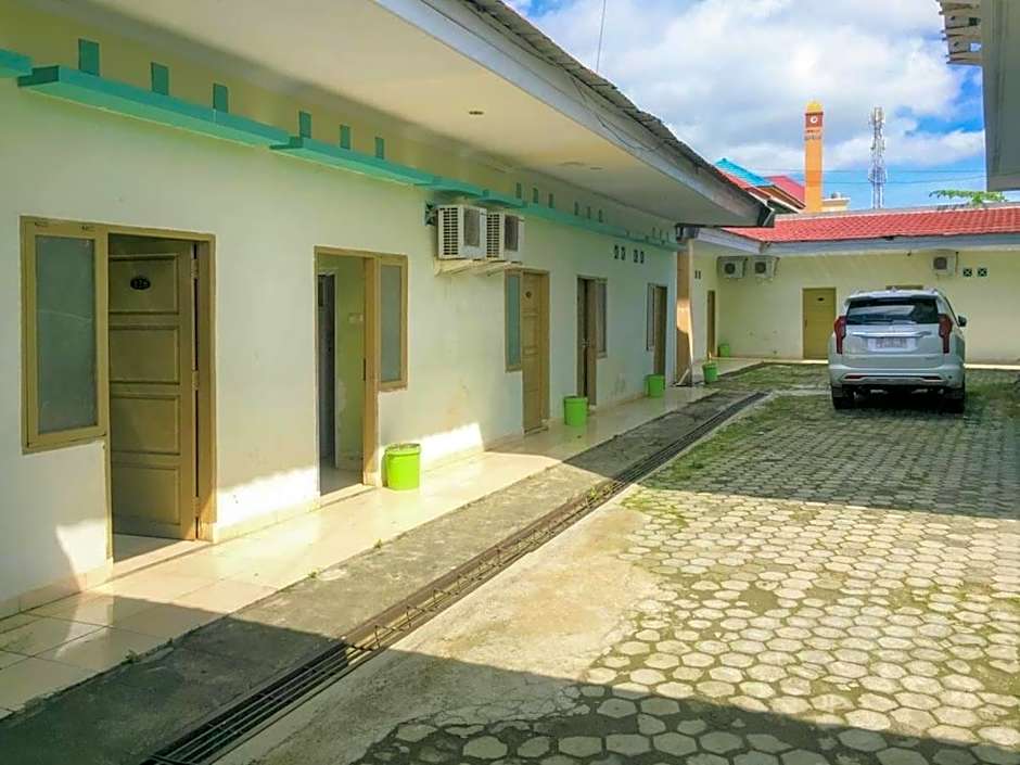 Urbanview Hotel Platinum Parepare