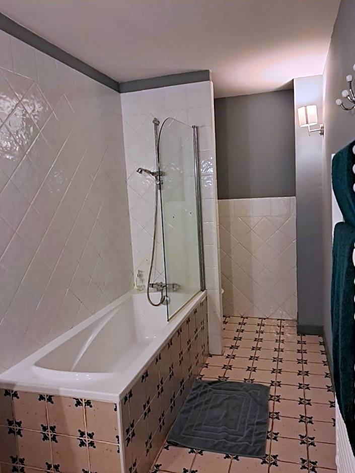 Nabat le Haut, chambre et table d'hotes