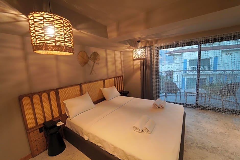 Icon Beach Suites Hotel Sovalye Island