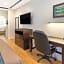 Econo Lodge Inn & Suites