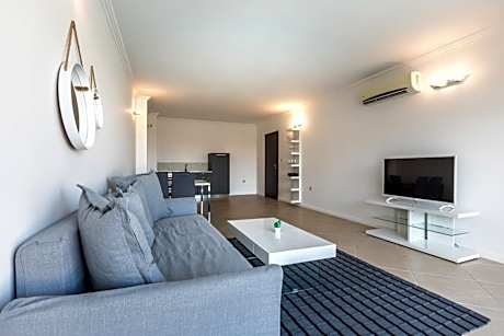 Apartment with Partial Sea View