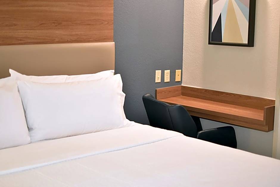 Candlewood Suites Fayetteville By IHG