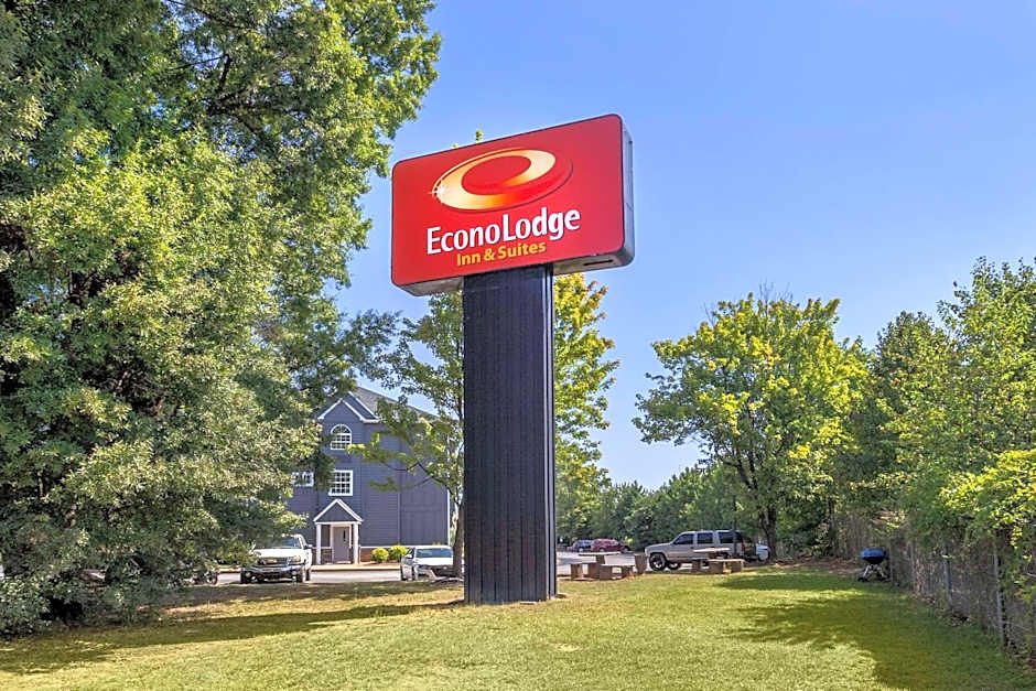 Econo Lodge Inn And Suites Greenville