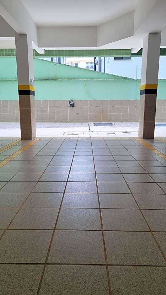 Relaxing Ingleses Beach Apartment