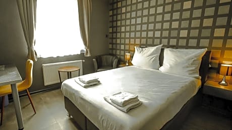 Single Room with Private Bathroom