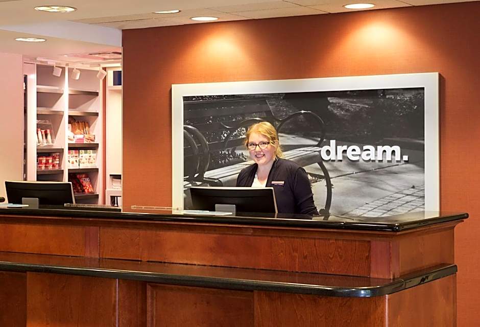 Hampton Inn By Hilton & Suites Pittsburgh-Meadow Lands