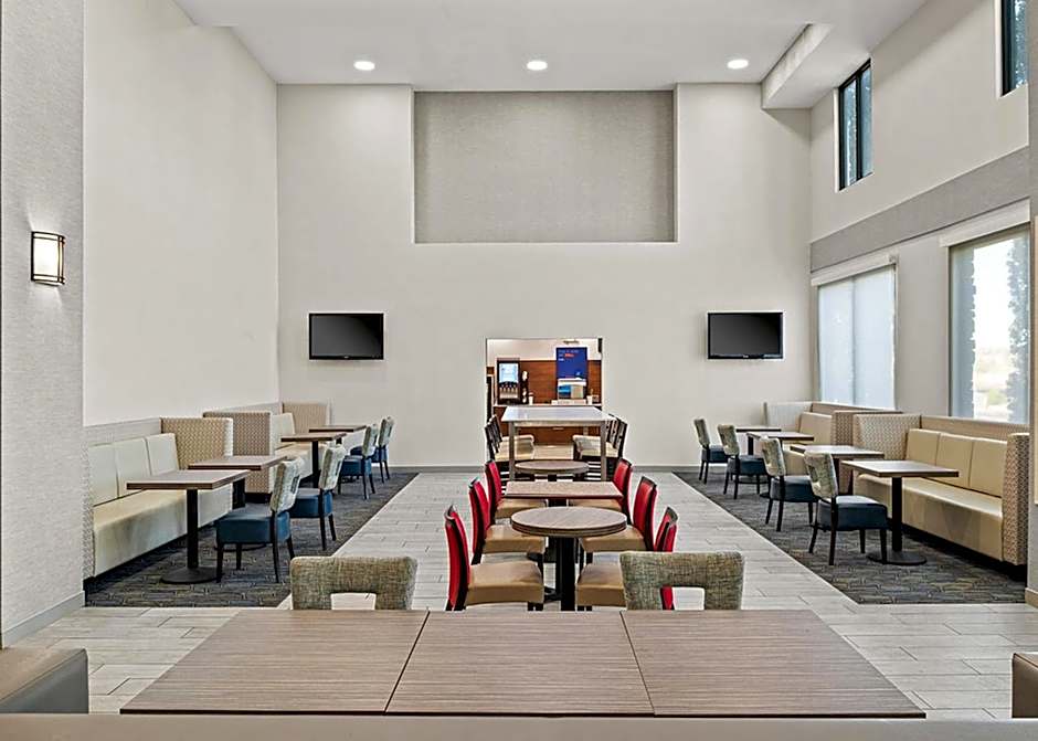 Holiday Inn Express Hotel & Suites Twentynine Palms By IHG