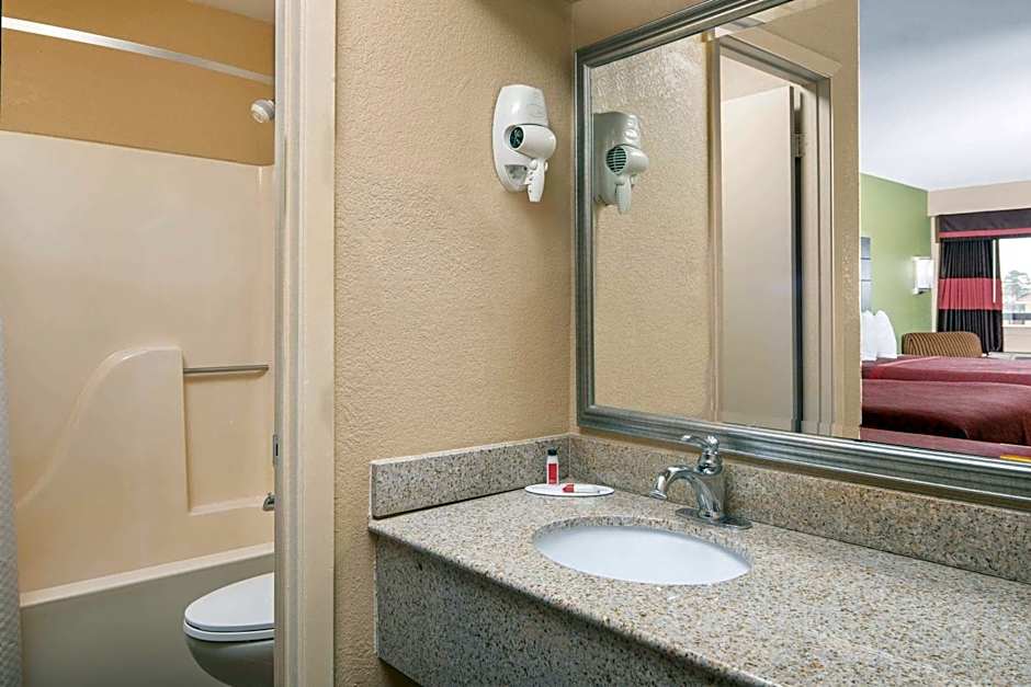 Days Inn by Wyndham Tupelo