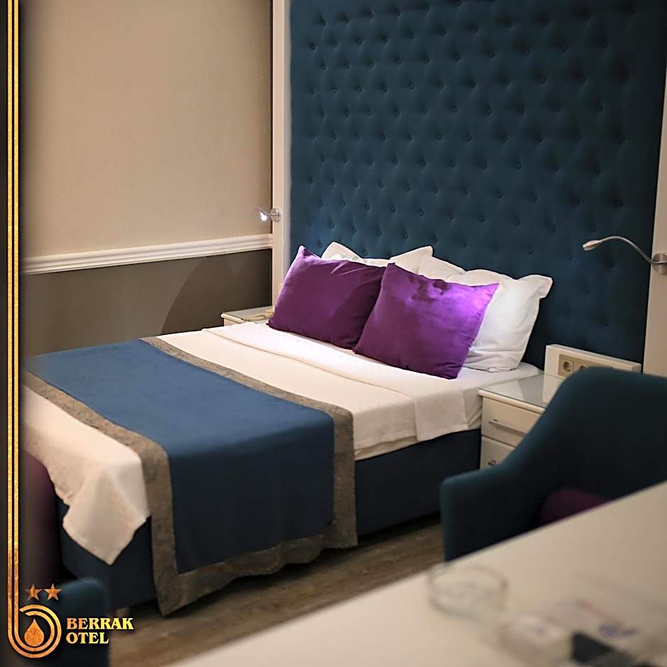 Photo 1 of 39 of Berrak Otel