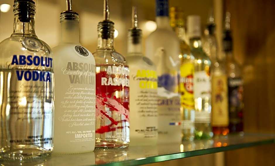 Strawberry Bank Hotel, NEC