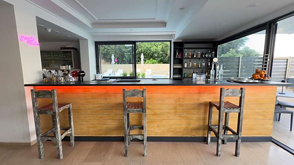 Ponti Beach Hotel