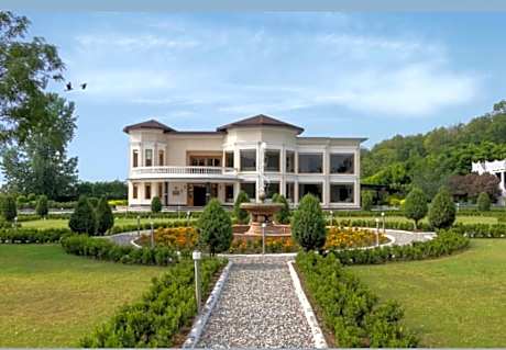 Glenville forest resort & spa