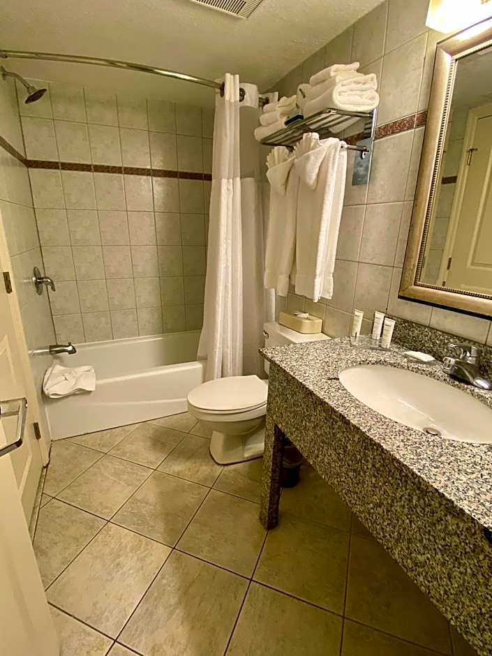 Radisson Suite Hotel Oceanfront