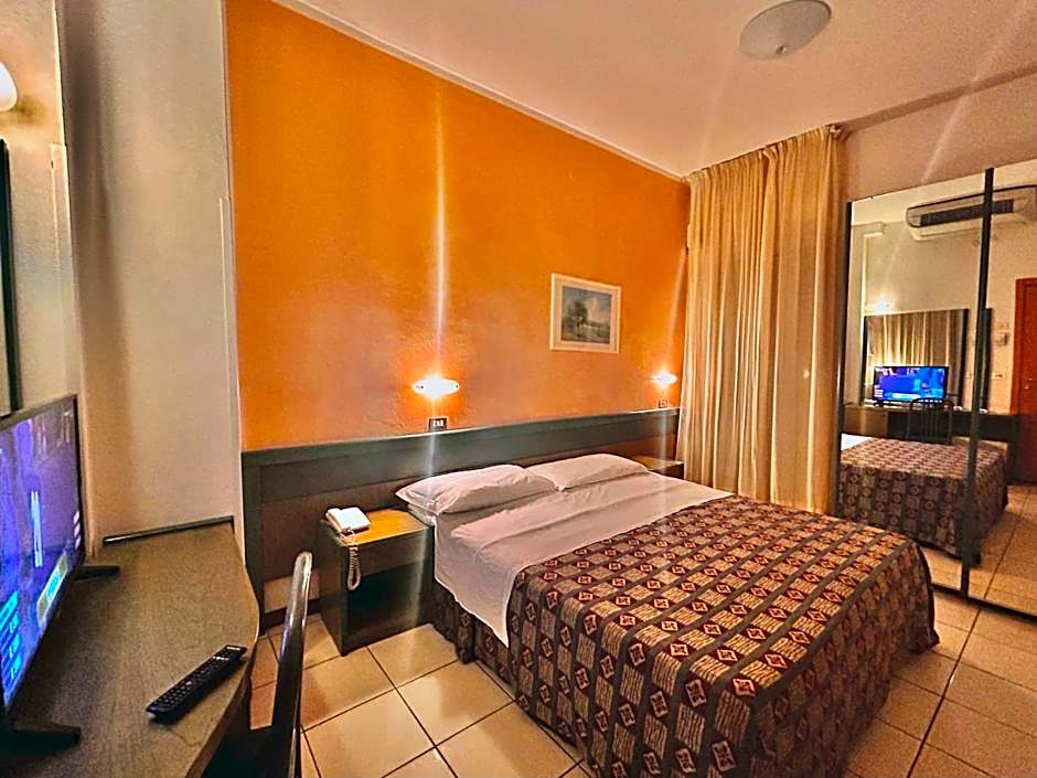 Hotel Ausonia