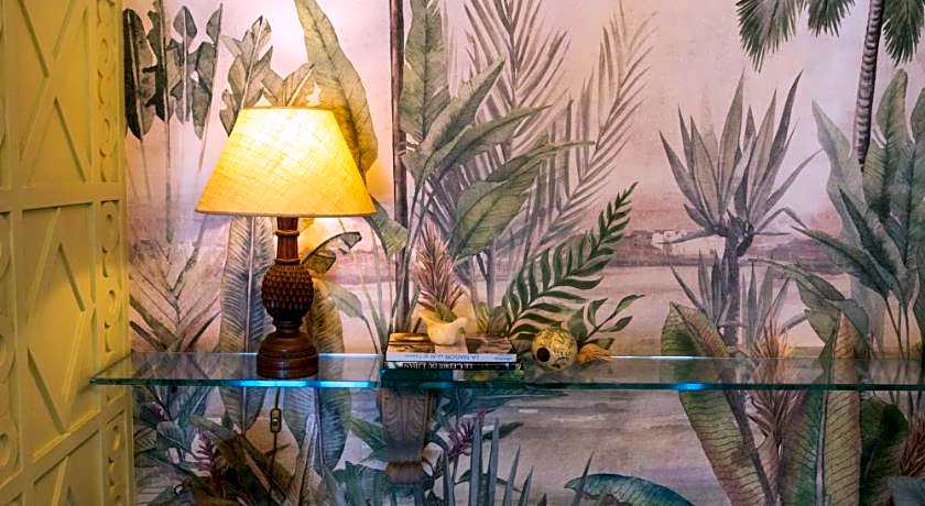 Warwick Palm Beach Hotel