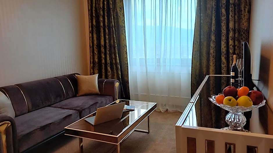 Astoria Grand Hotel