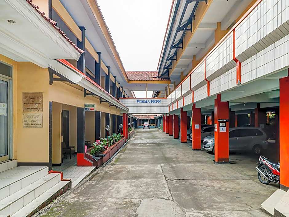 OYO 90912 Wisma Pkpn 1