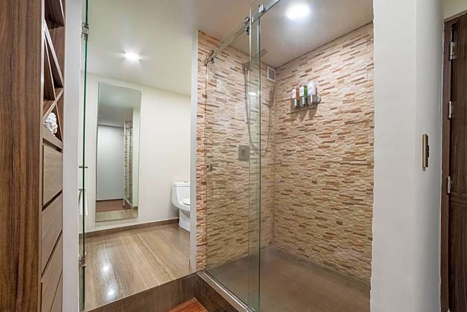 Flow Condesa - Adults Only